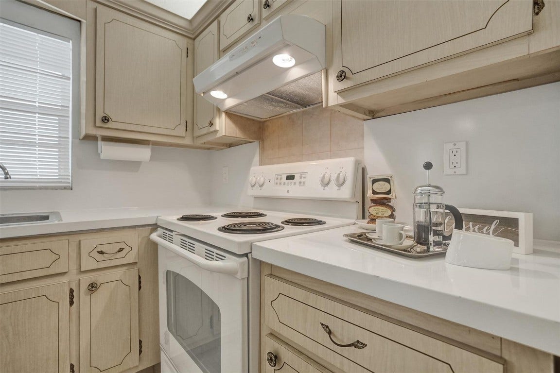1300 N 12th Court, #4b, Hollywood, FL 33019 1300 N 12th Court, #4b, Hollywood, FL 33019