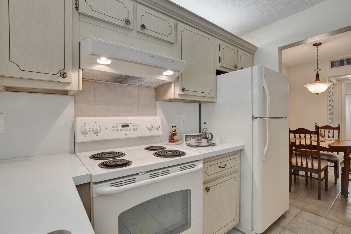 1300 N 12th Court, #4b, Hollywood, FL 33019 1300 N 12th Court, #4b, Hollywood, FL 33019