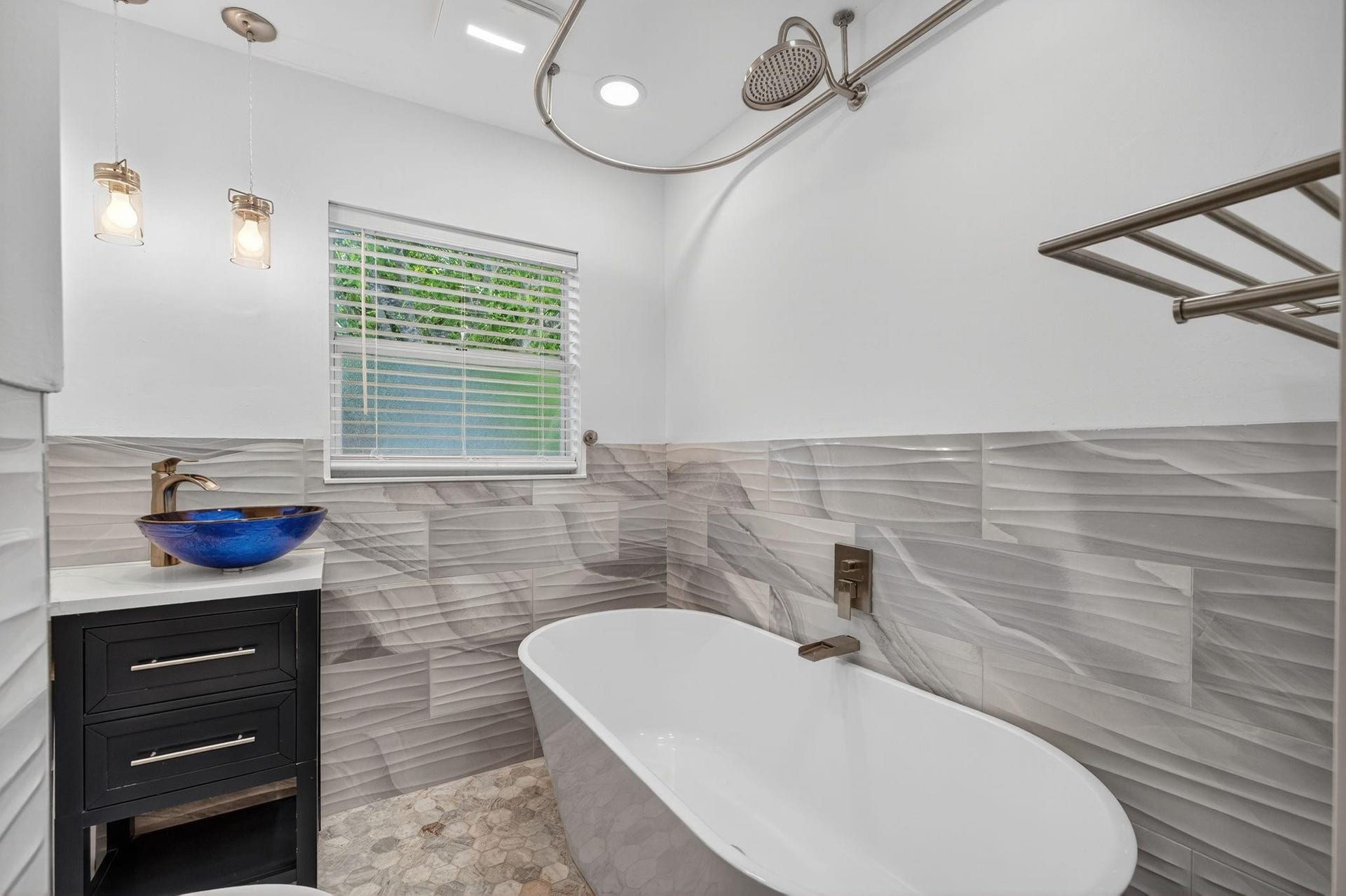 Full Bath with soaker tub.