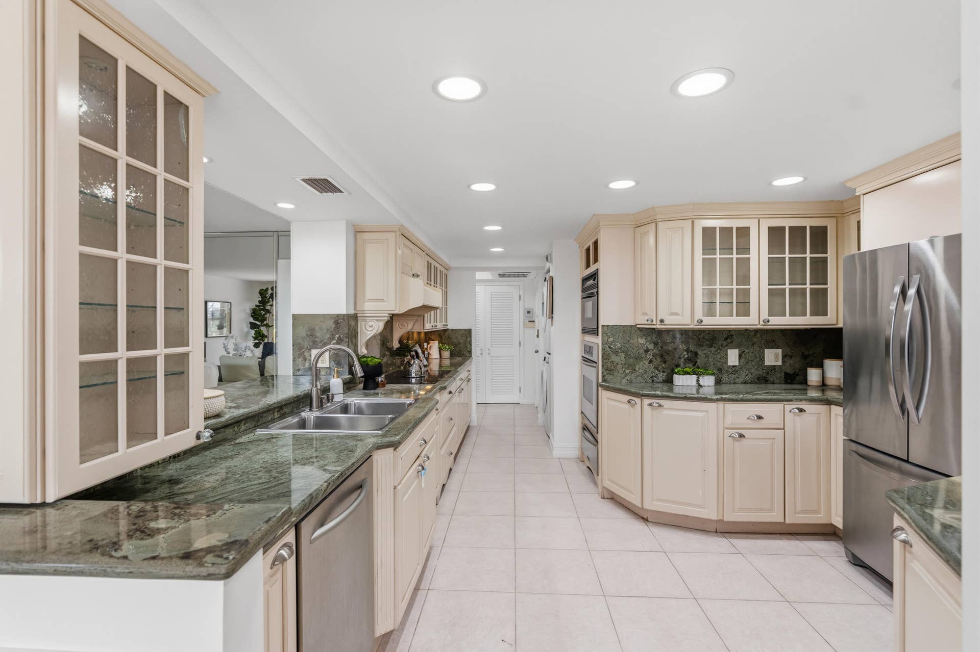 Large Open Kitchen
