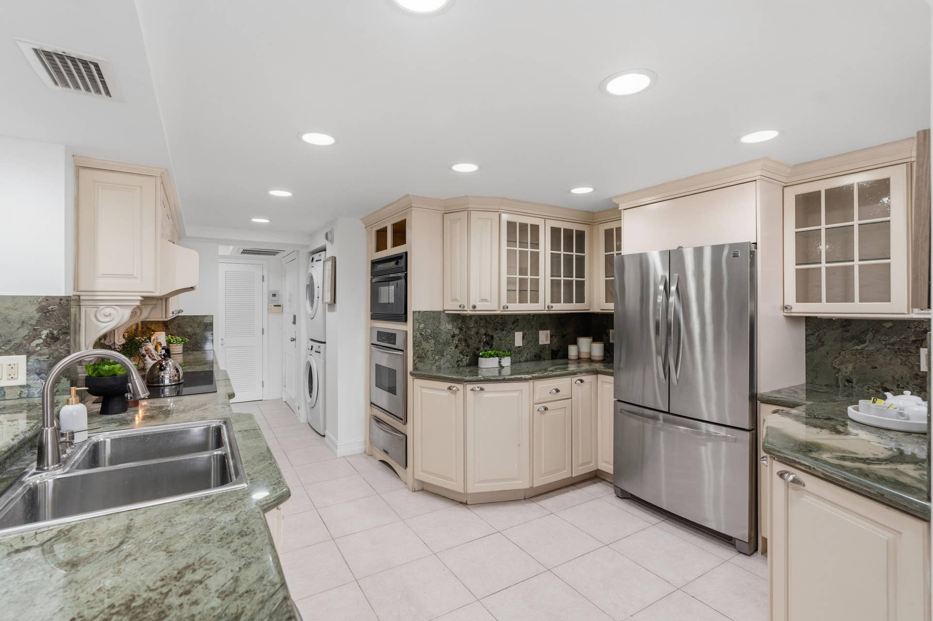 Large Open Kitchen