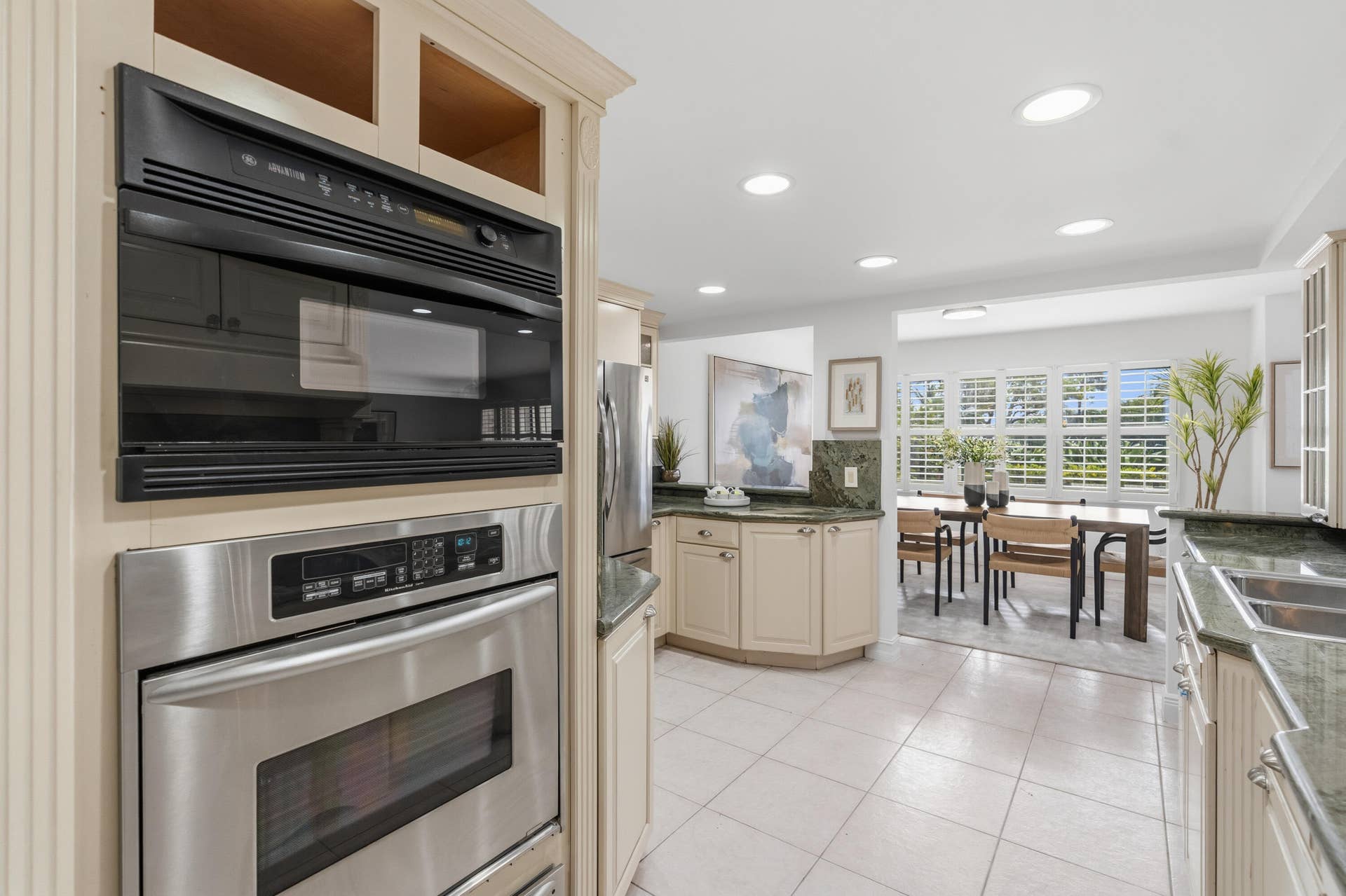 Kitchen & Dining Room