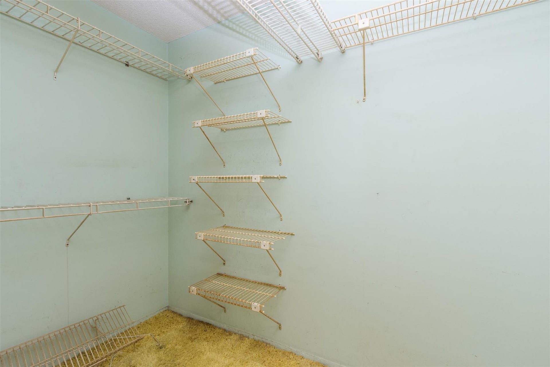 Walk in closet