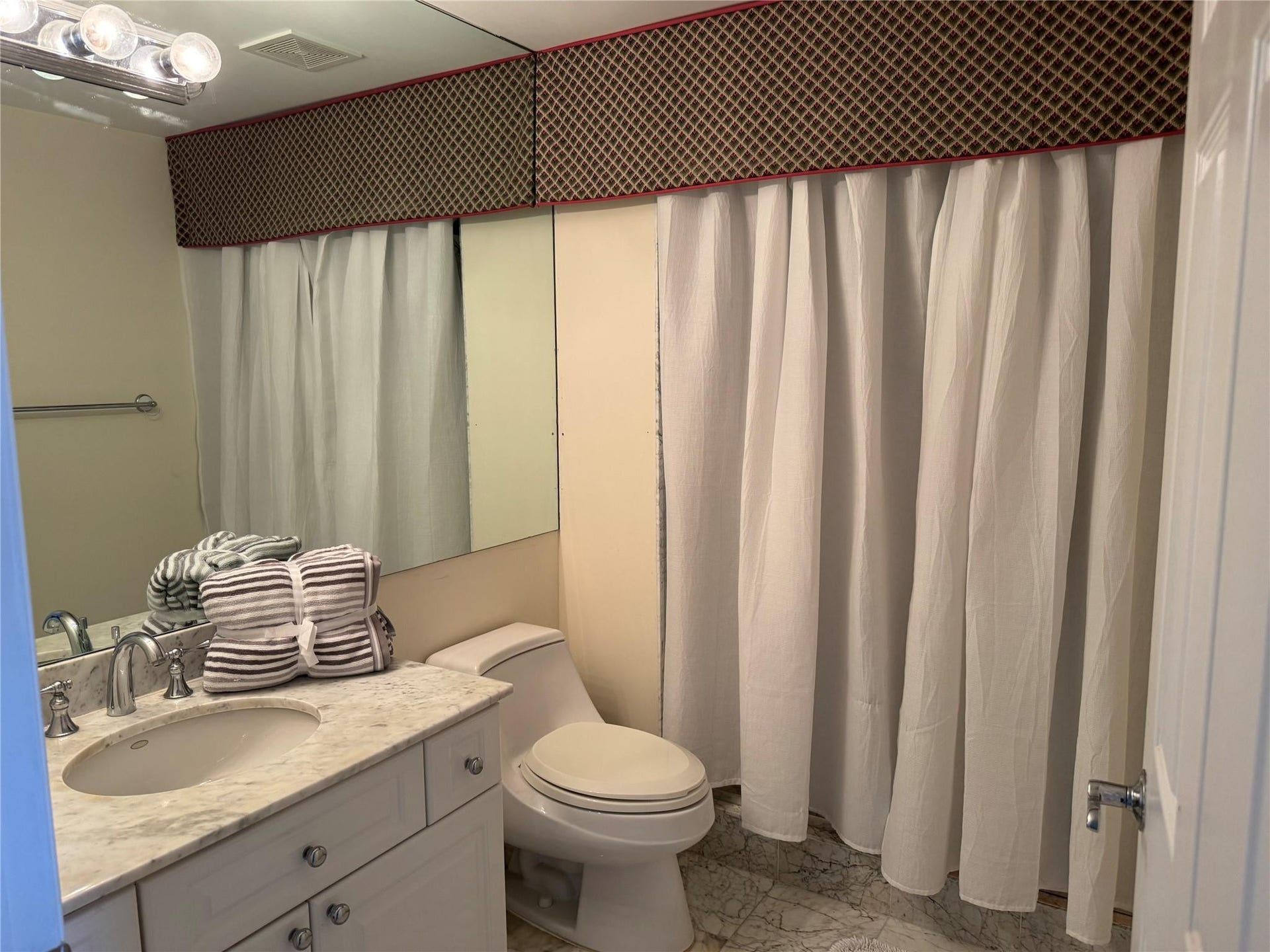 3200 N Ocean Boulevard, #707, Fort Lauderdale, FL 33308 2nd bath