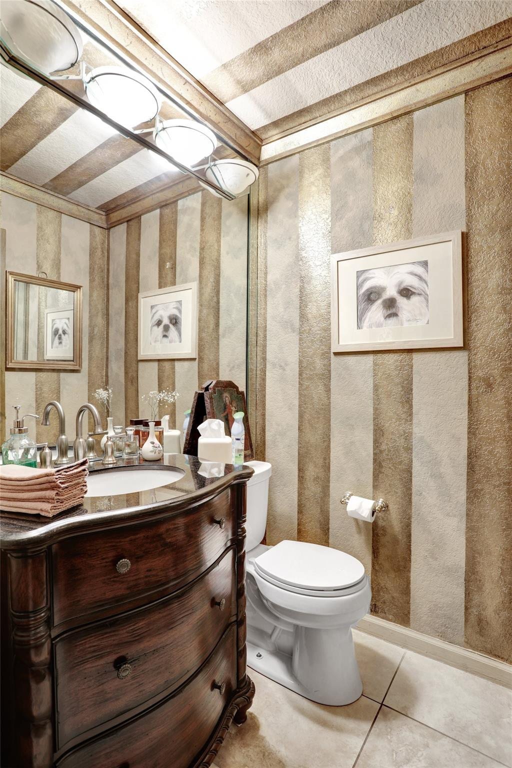 4112 W Palm Aire Drive, #121B, Pompano Beach, FL 33069 Half bath off entrance
