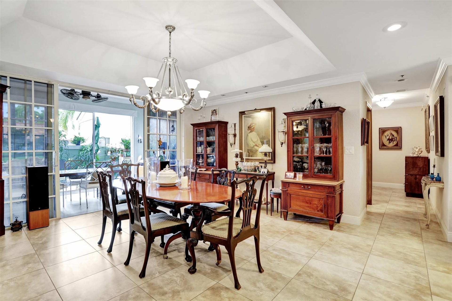 4112 W Palm Aire Drive, #121B, Pompano Beach, FL 33069 Dining with breakfast room in distance. Foyer entrance on right