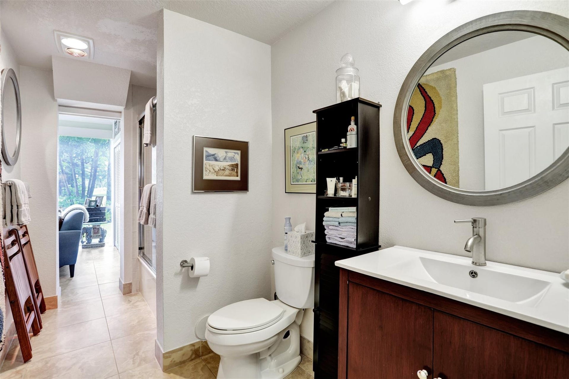 4112 W Palm Aire Drive, #121B, Pompano Beach, FL 33069 Bath between second and third bedrooms