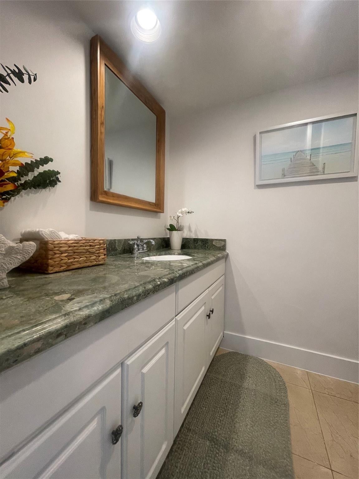 1/2 Bath Downstairs