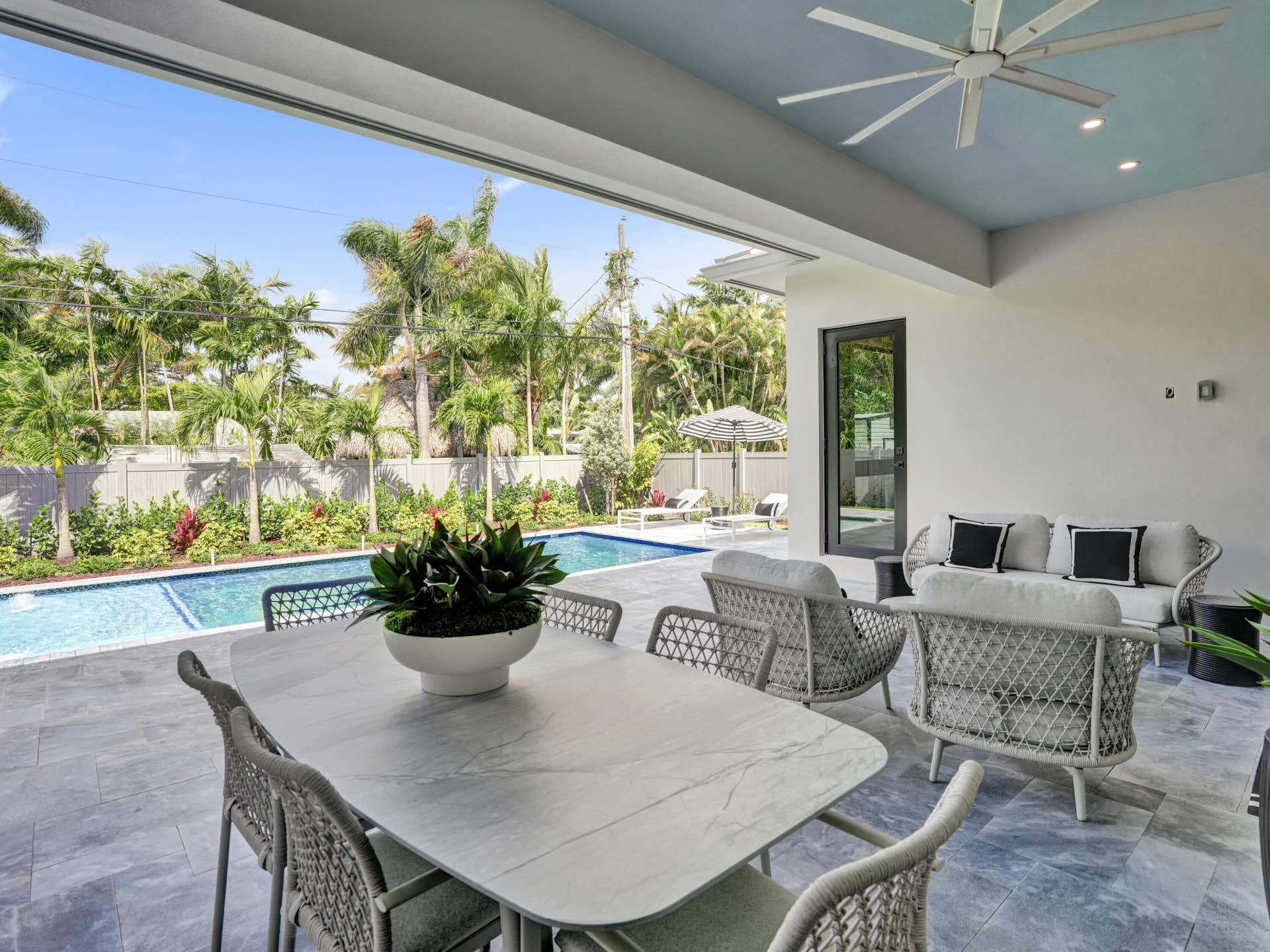 1523 NE 17th Way, Fort Lauderdale, FL 33304 Covered Summer Kitchen