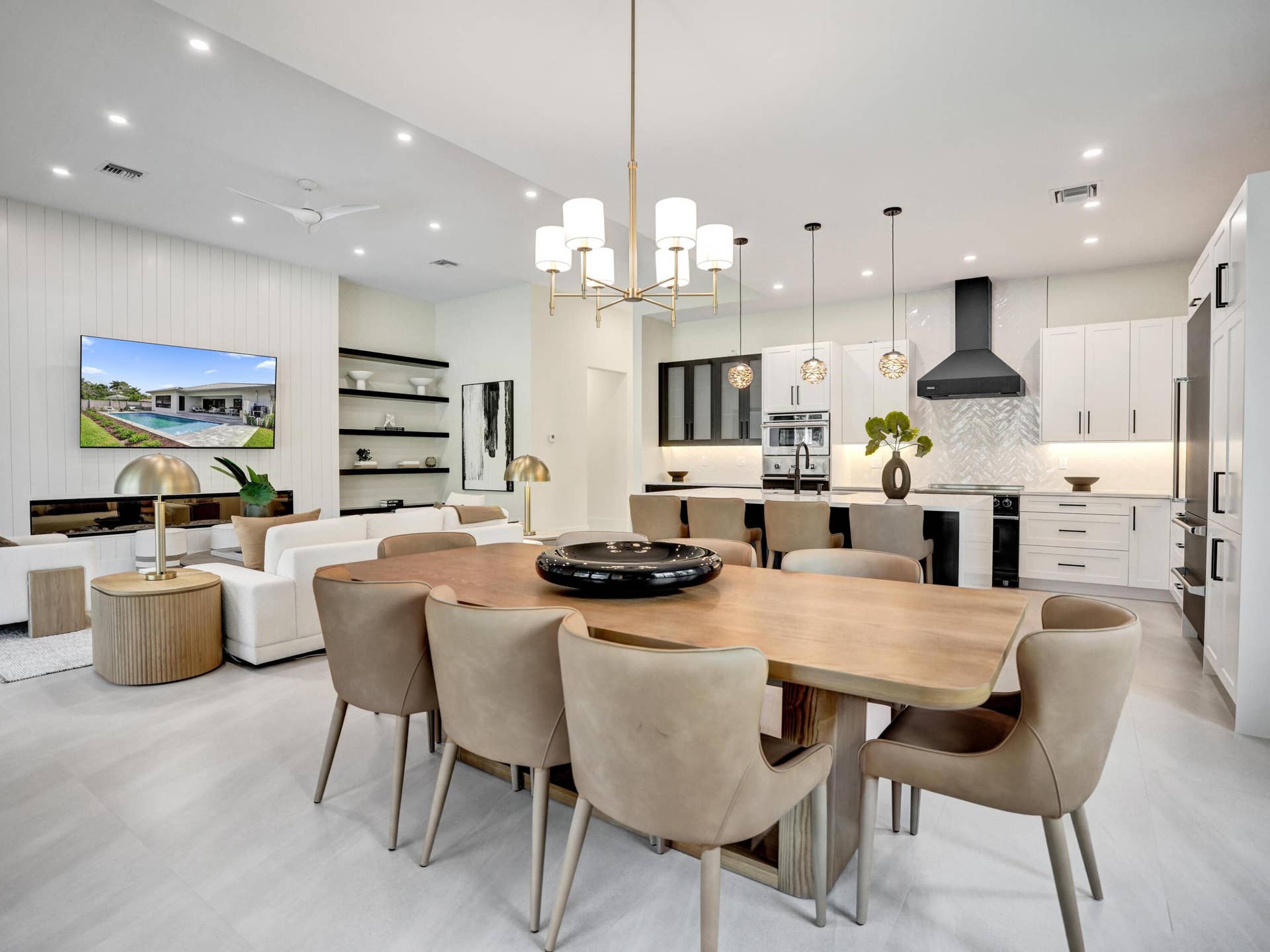 1523 NE 17th Way, Fort Lauderdale, FL 33304 Dining Area