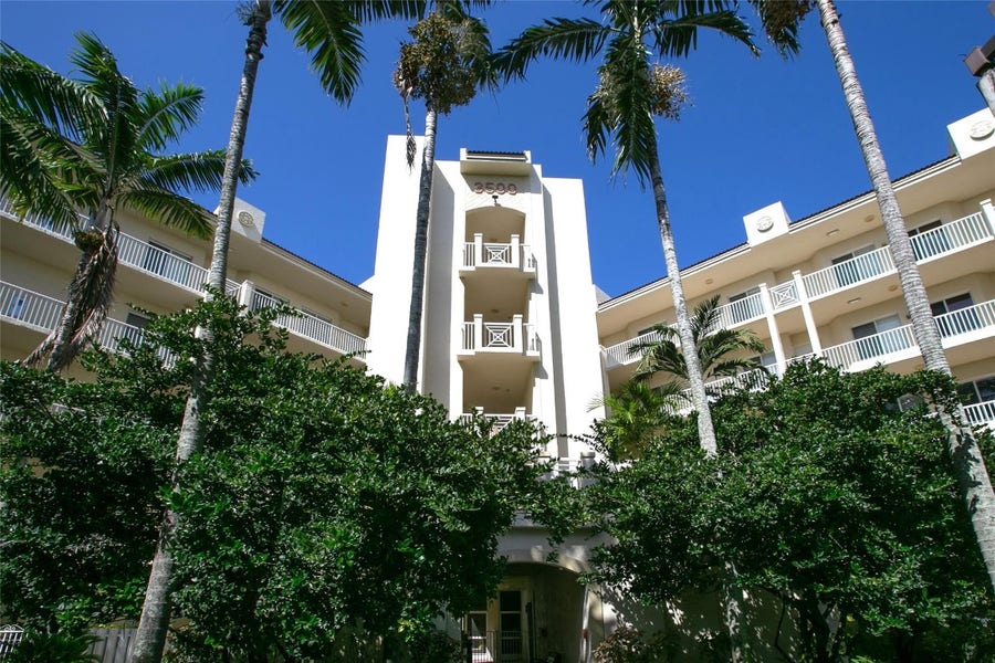 Property photo for 3500 Oaks Clubhouse Drive, #104, Pompano Beach, FL
