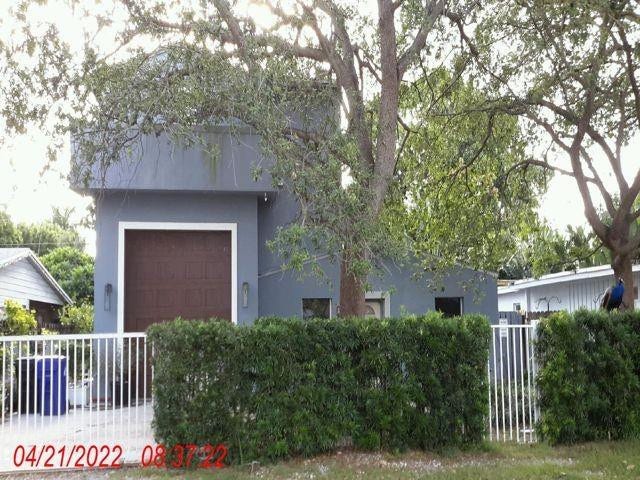 Property photo for 810 SW 10th Terrace, Fort Lauderdale, FL