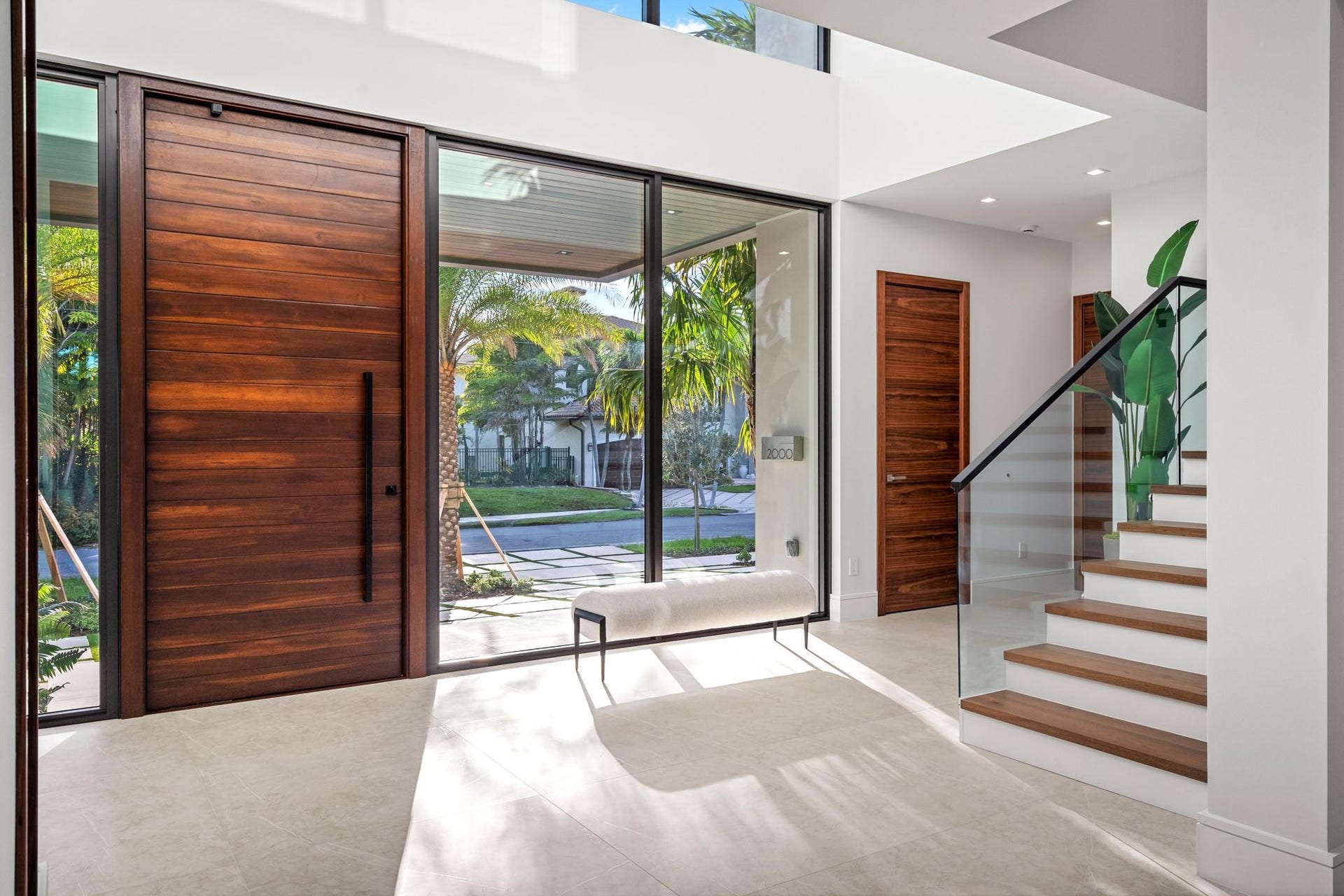 2000 Harbourview Drive, Fort Lauderdale, FL 33316 A wall of glass lets in an abundance of light