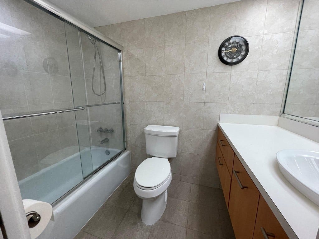 3051 S Palm Aire Drive, #204, Pompano Beach, FL 33069