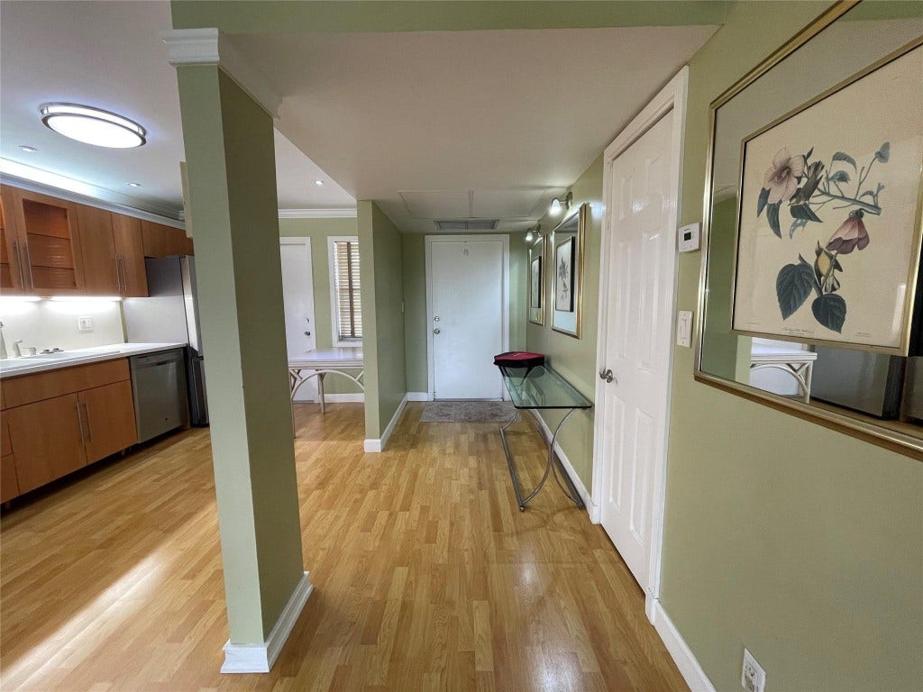 3051 S Palm Aire Drive, #204, Pompano Beach, FL 33069
