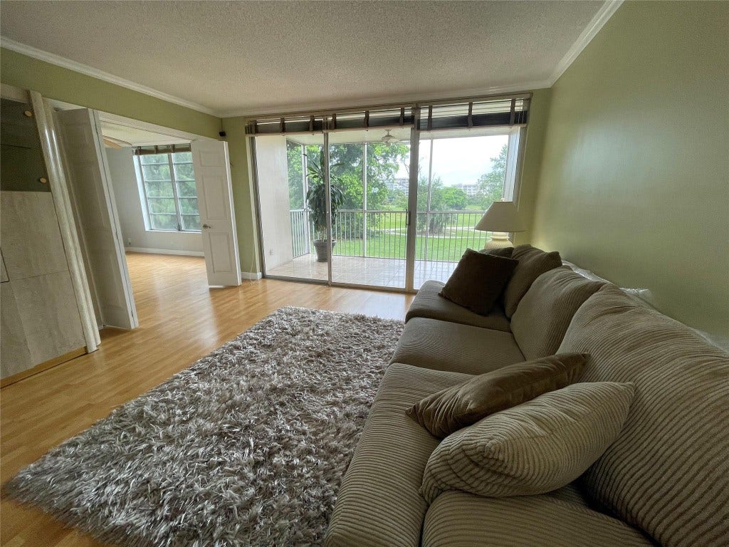 3051 S Palm Aire Drive, #204, Pompano Beach, FL 33069