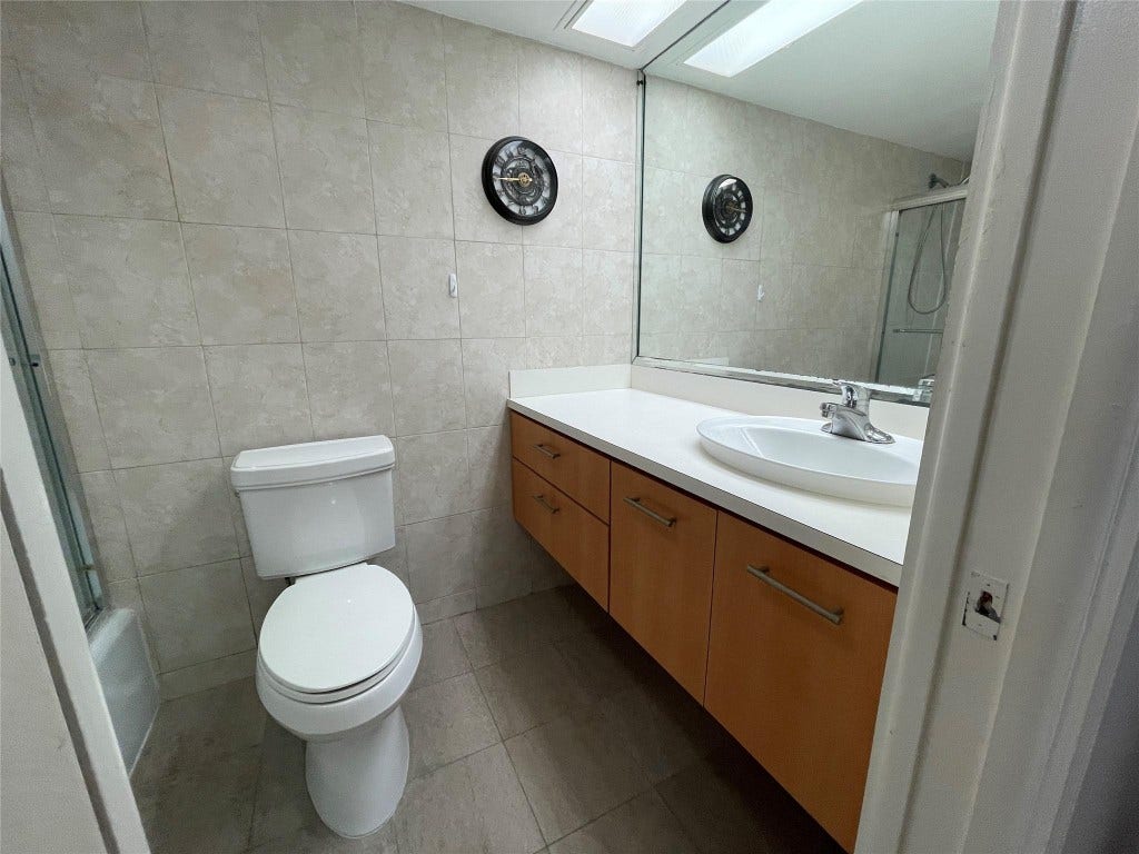 3051 S Palm Aire Drive, #204, Pompano Beach, FL 33069