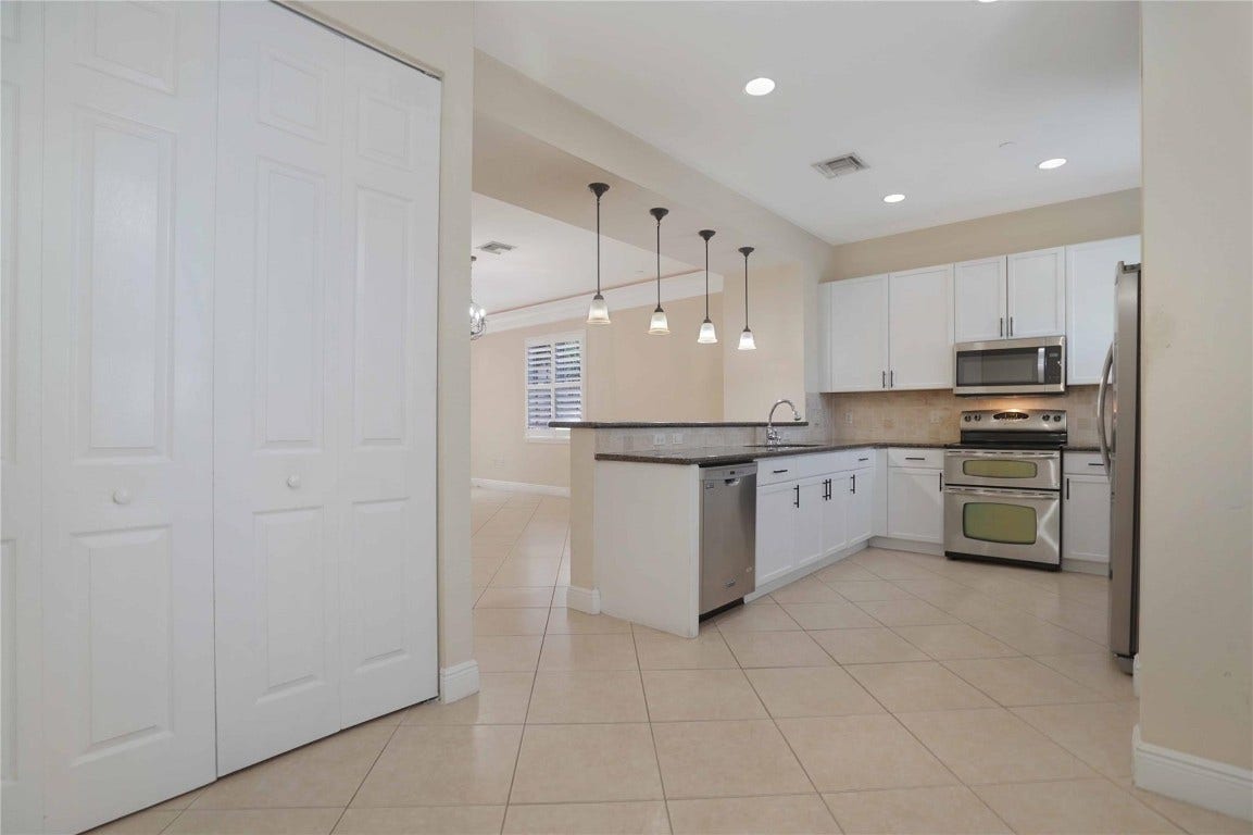1033 NE 17th Way, #1401, Fort Lauderdale, Fort Lauderdale, FL 33304