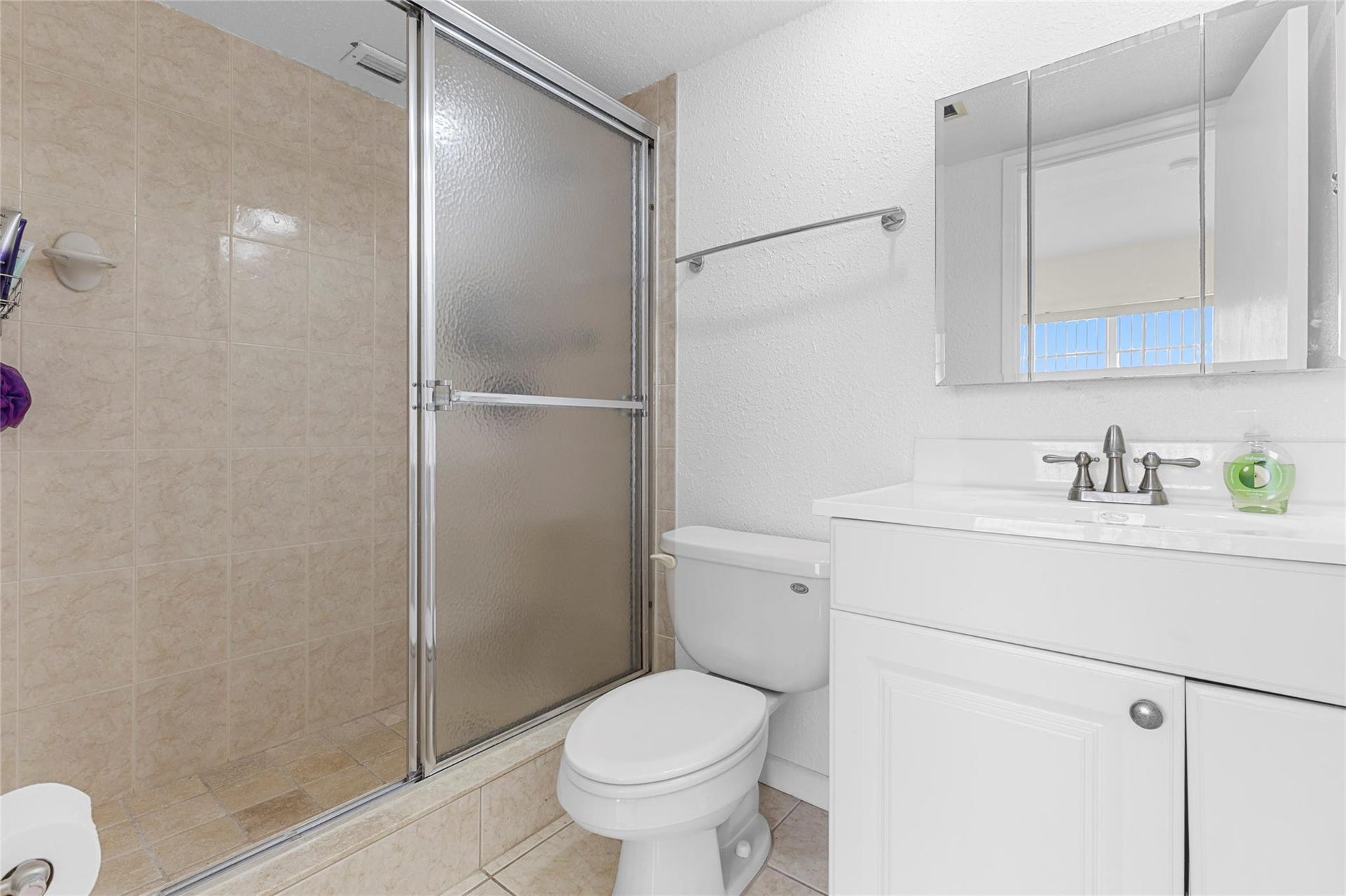 3100 N Palm Aire Drive, #803, Pompano Beach, FL 33069 Bathroom #2