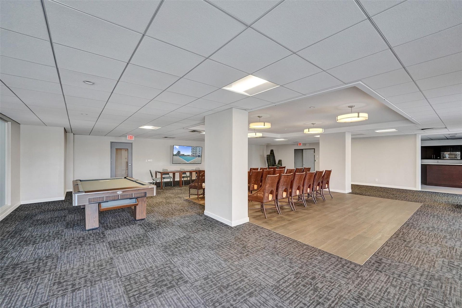 Clubroom can be reserved for meetings or private parties