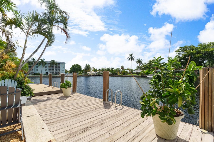 Property photo for 18 Middlesex Drive, #18, Wilton Manors, FL