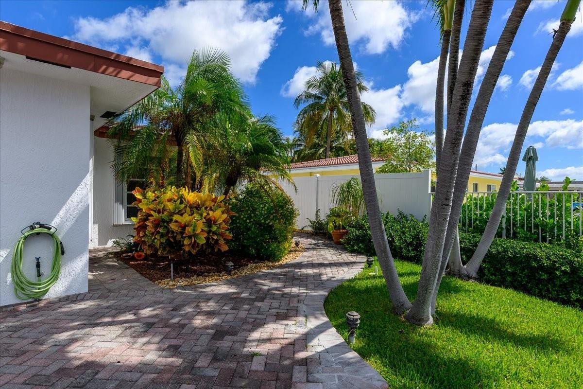 200 SE 11th Street, Pompano Beach, FL 33060 Photo 7