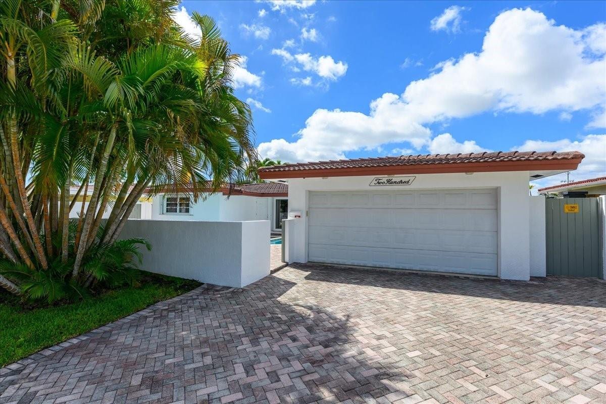 200 SE 11th Street, Pompano Beach, FL 33060 Photo 1
