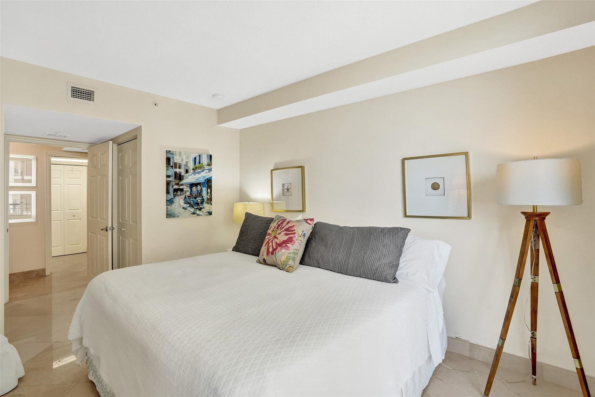 2001 N Ocean Boulevard, #1005, Fort Lauderdale, Fort Lauderdale, FL 33305