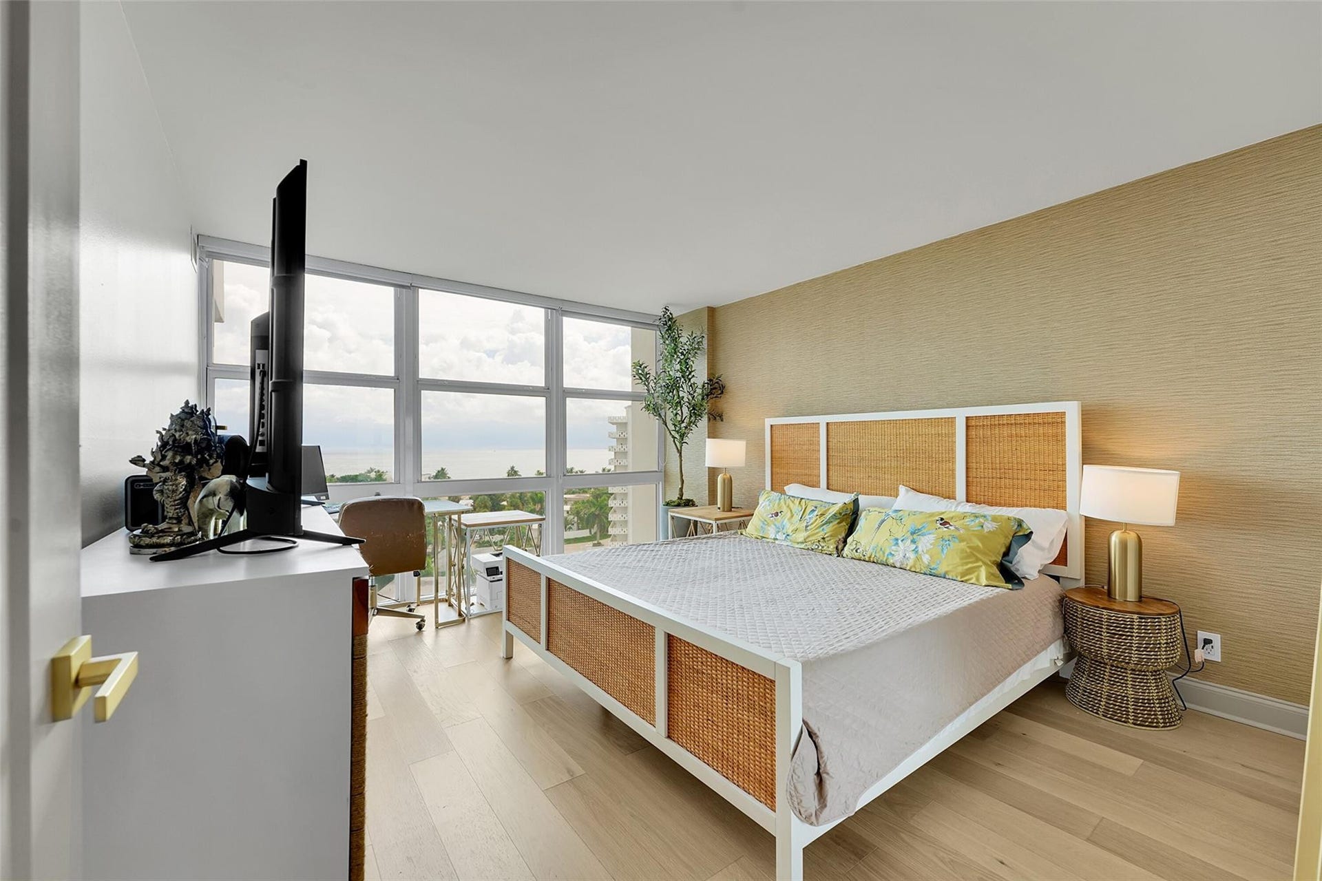 2841 N Ocean Boulevard, #1004, Fort Lauderdale, Fort Lauderdale, FL 33308 Photo 19