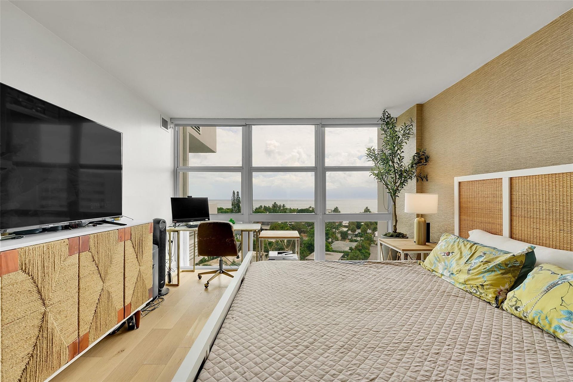 2841 N Ocean Boulevard, #1004, Fort Lauderdale, Fort Lauderdale, FL 33308 Photo 18
