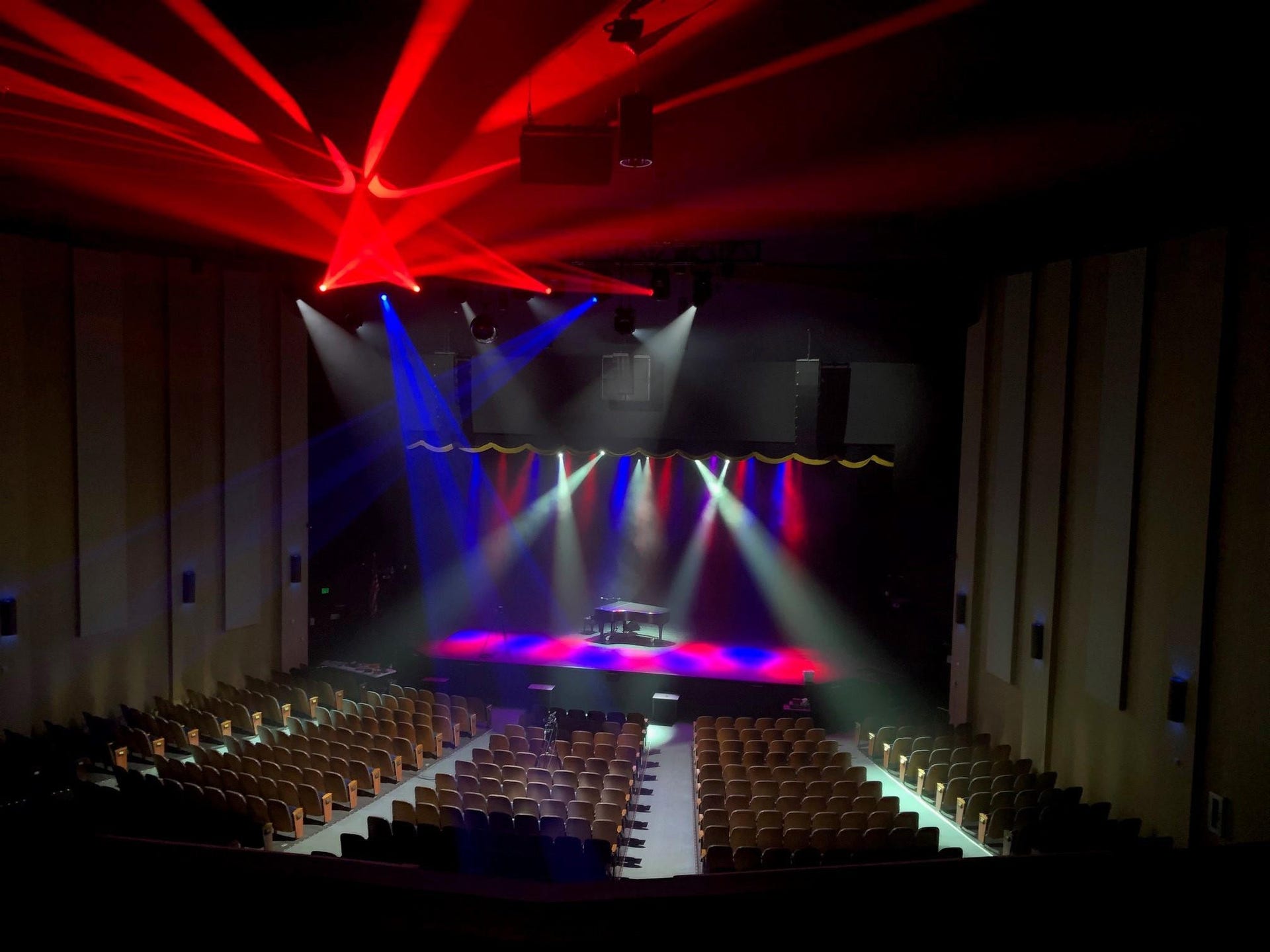 1600 seat theatre