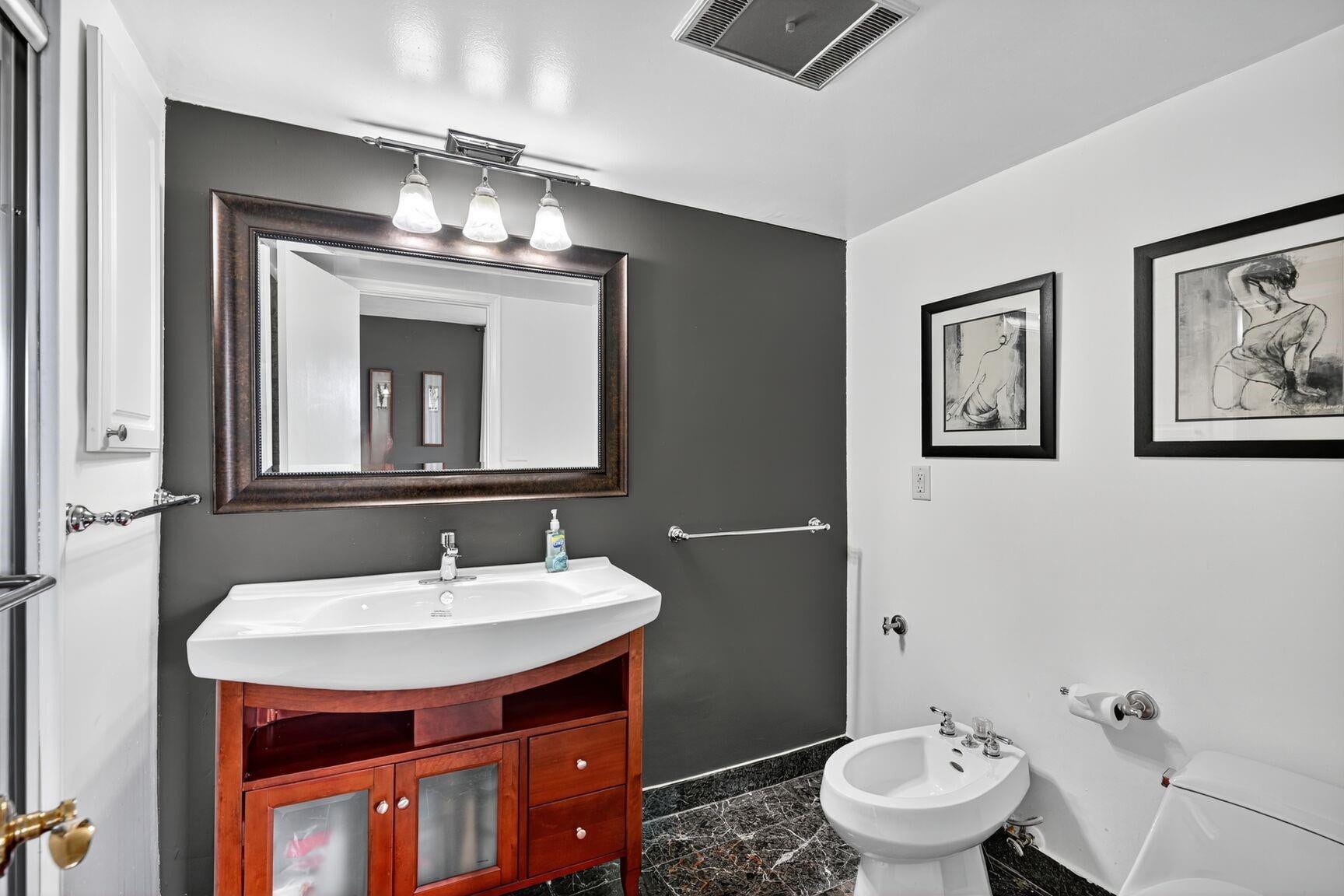 1881 Middle River Drive, #301, Fort Lauderdale, FL 33305 1881 Middle River Drive #301, Fort Lauderdale, Florida, United States, 33305