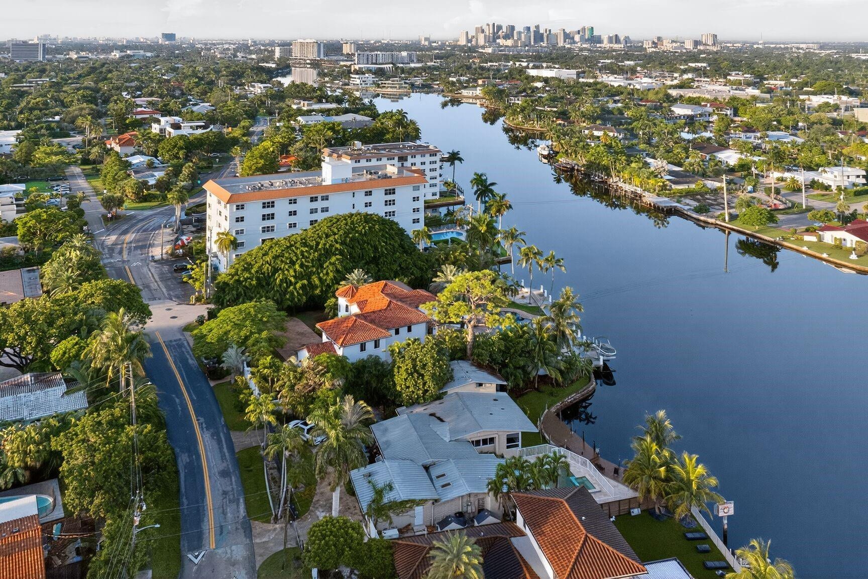 1881 Middle River Drive, #301, Fort Lauderdale, FL 33305 1881 Middle River Drive #301, Fort Lauderdale, Florida, United States, 33305