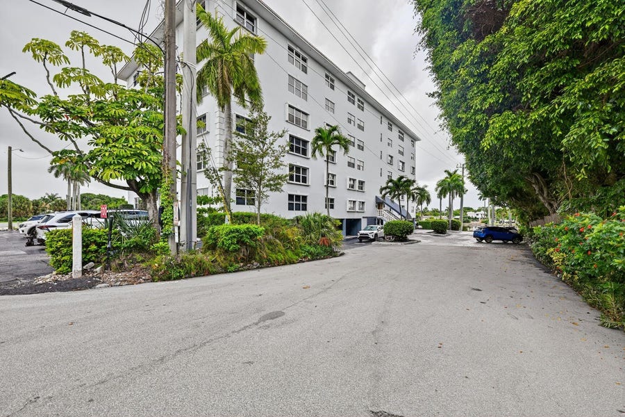 Property photo for 1881 Middle River Drive, #301, Fort Lauderdale, FL