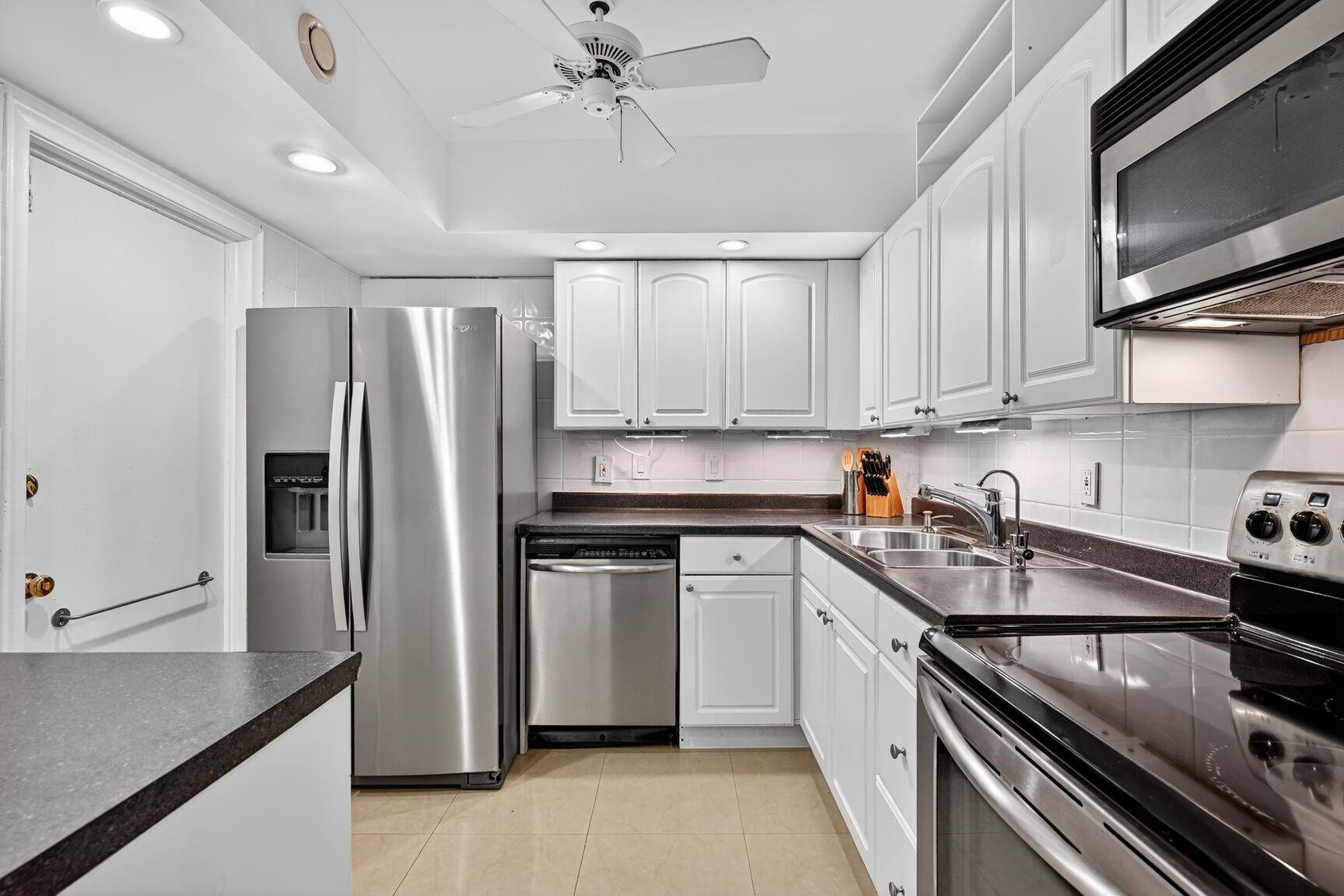 1881 Middle River Drive, #301, Fort Lauderdale, FL 33305 1881 Middle River Drive #301, Fort Lauderdale, Florida, United States, 33305
