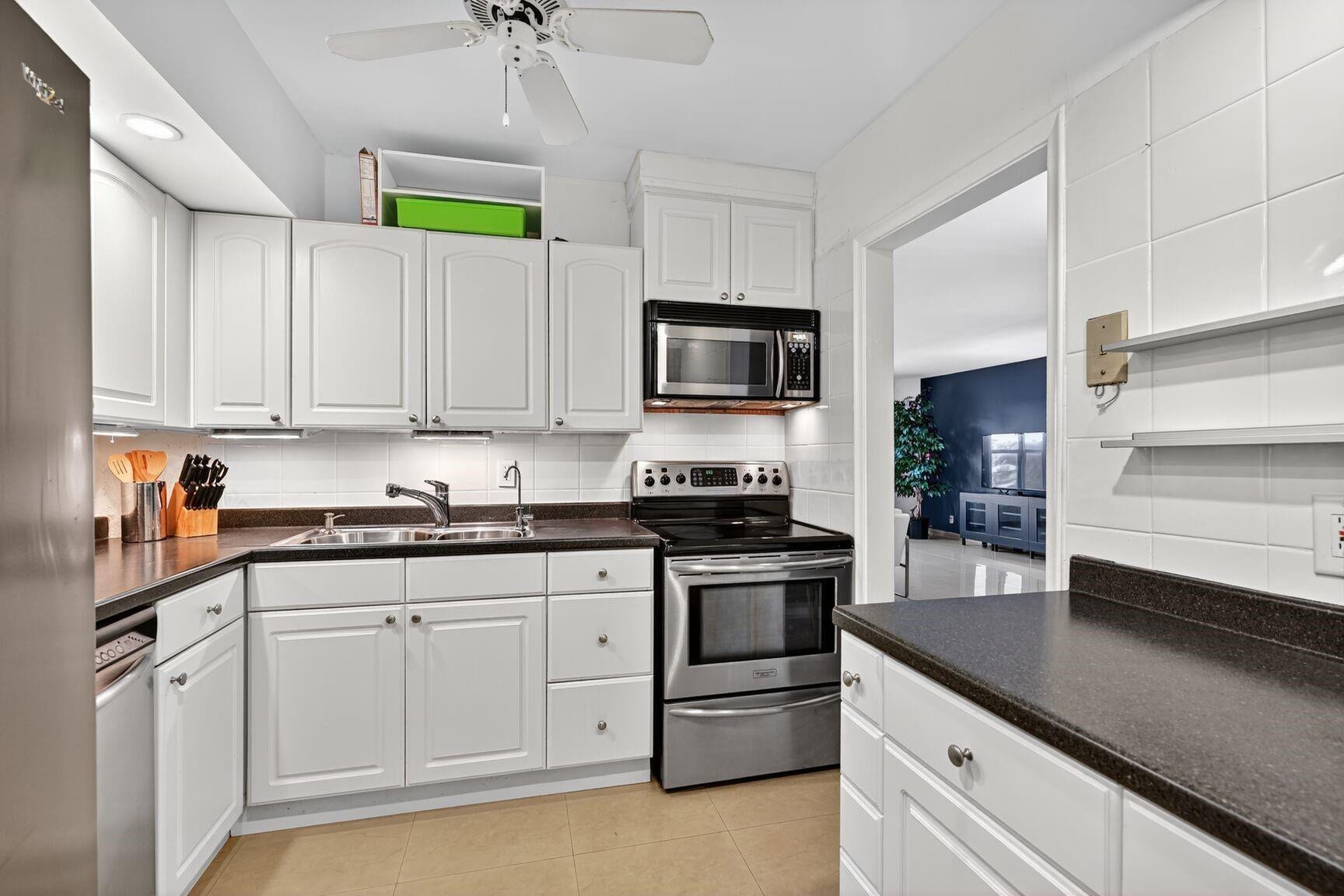 1881 Middle River Drive, #301, Fort Lauderdale, FL 33305 1881 Middle River Drive #301, Fort Lauderdale, Florida, United States, 33305
