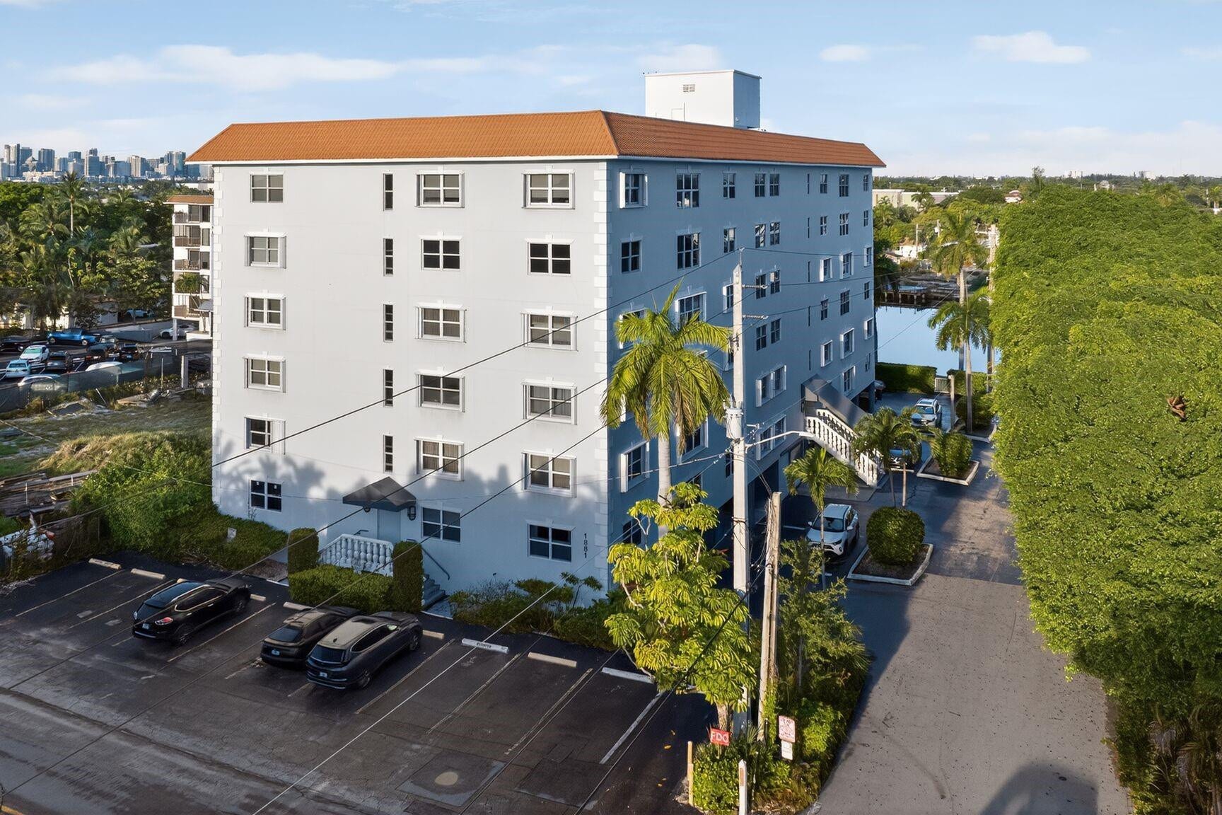 1881 Middle River Drive, #301, Fort Lauderdale, FL 33305 1881 Middle River Drive #301, Fort Lauderdale, Florida, United States, 33305