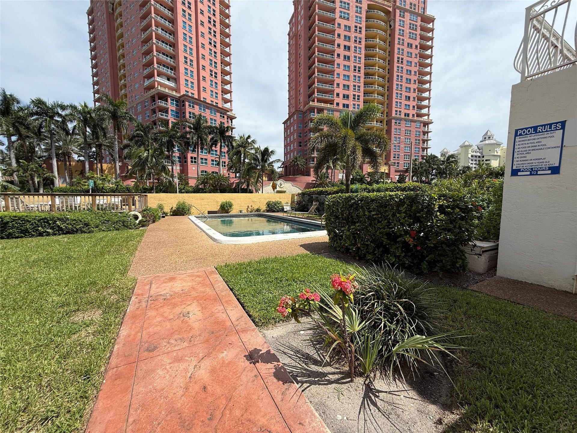 2121 N Ocean Boulevard, #2, Fort Lauderdale, Fort Lauderdale, FL 33305 Large community pool.