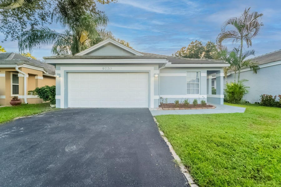 Property photo for 9220 Arborwood Circle, Davie, FL