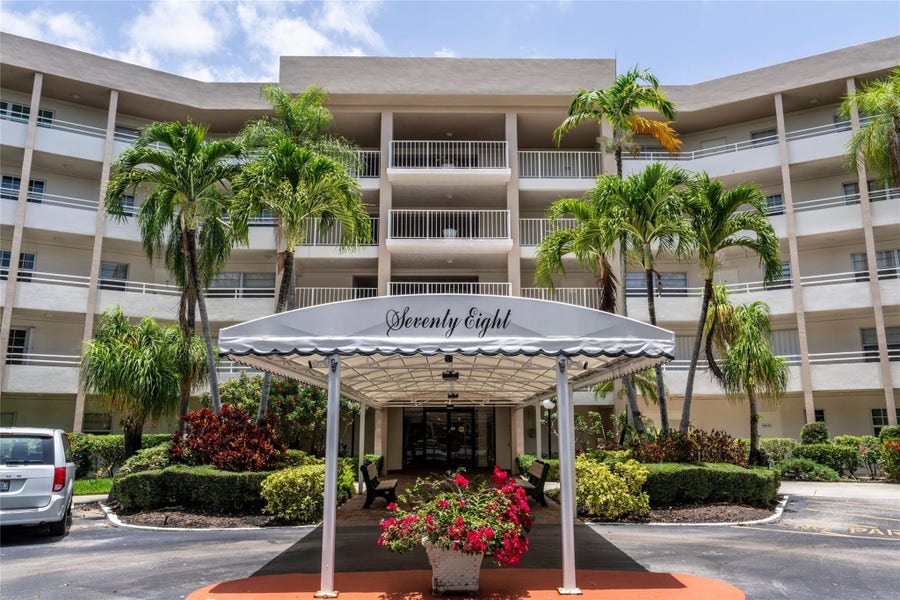 Property photo for 3960 Oaks Clubhouse Drive, #312, Pompano Beach, FL