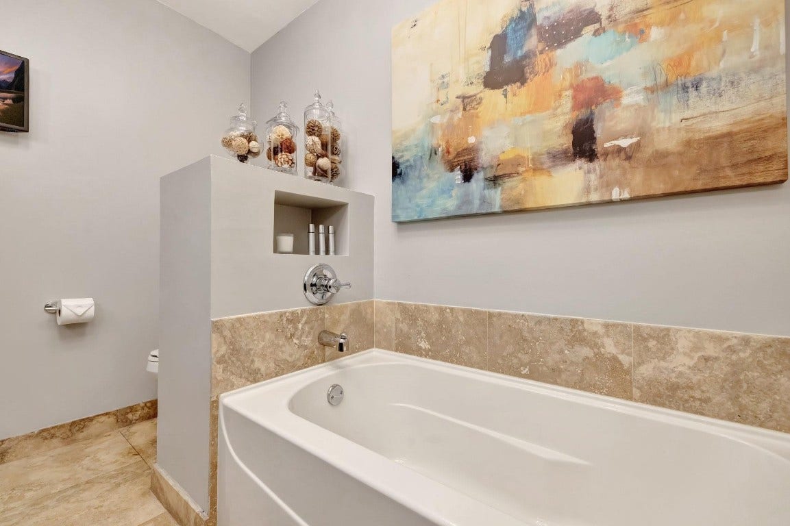 201 NE 28th Court, Wilton Manors, FL 33334 201 NE 28th Court, Wilton Manors, FL 33334