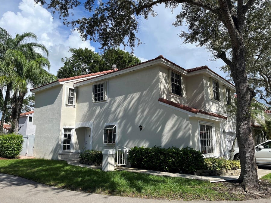 Property photo for 959 Azure Lane, Weston, FL