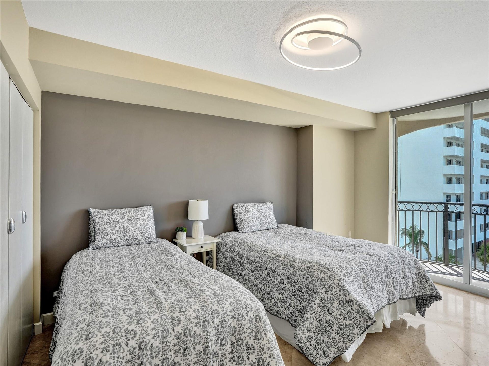 2001 N Ocean Boulevard, #502, Fort Lauderdale, FL 33305 2001 N Ocean Boulevard, #502, Fort Lauderdale, FL 33305