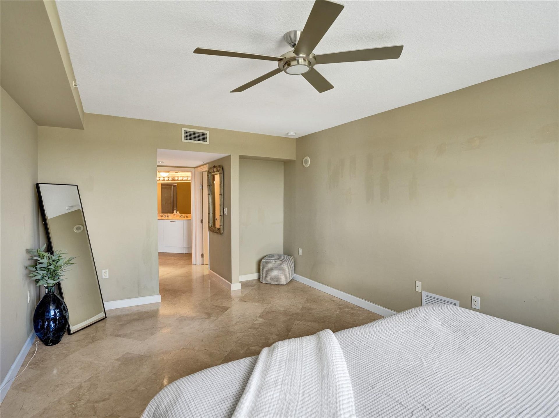 2001 N Ocean Boulevard, #502, Fort Lauderdale, FL 33305 2001 N Ocean Boulevard, #502, Fort Lauderdale, FL 33305