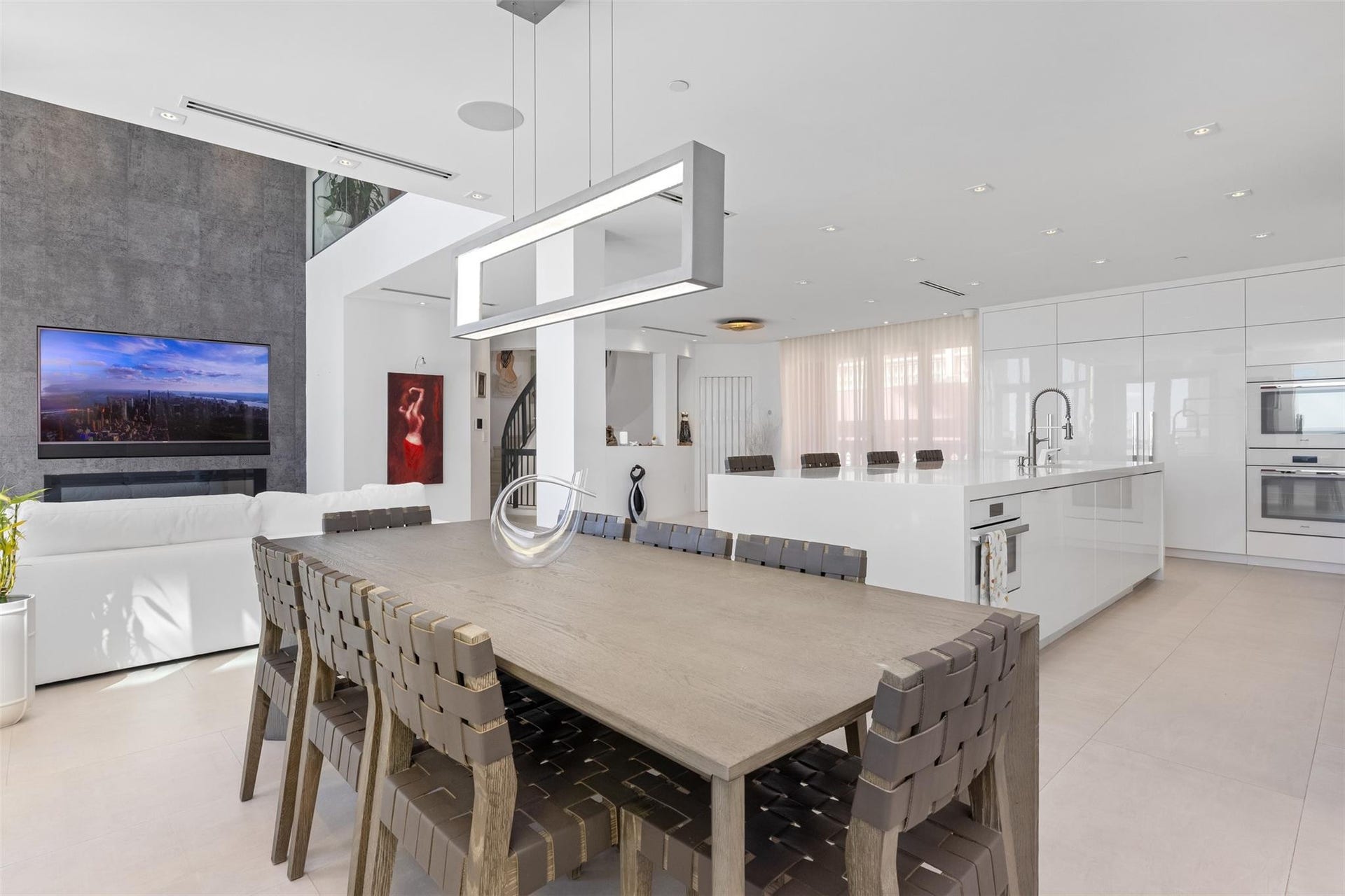 2140 N Ocean Boulevard, #V, Fort Lauderdale, FL 33305 Open living, dining and kitchen!