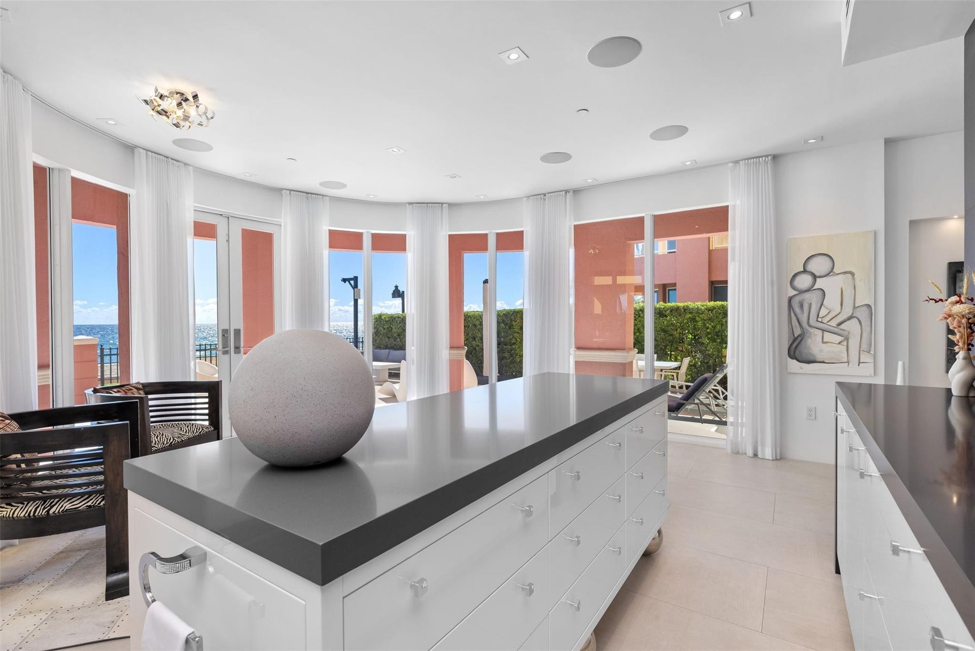2140 N Ocean Boulevard, #V, Fort Lauderdale, FL 33305 1st Floor Lounge leading to the Ocean!