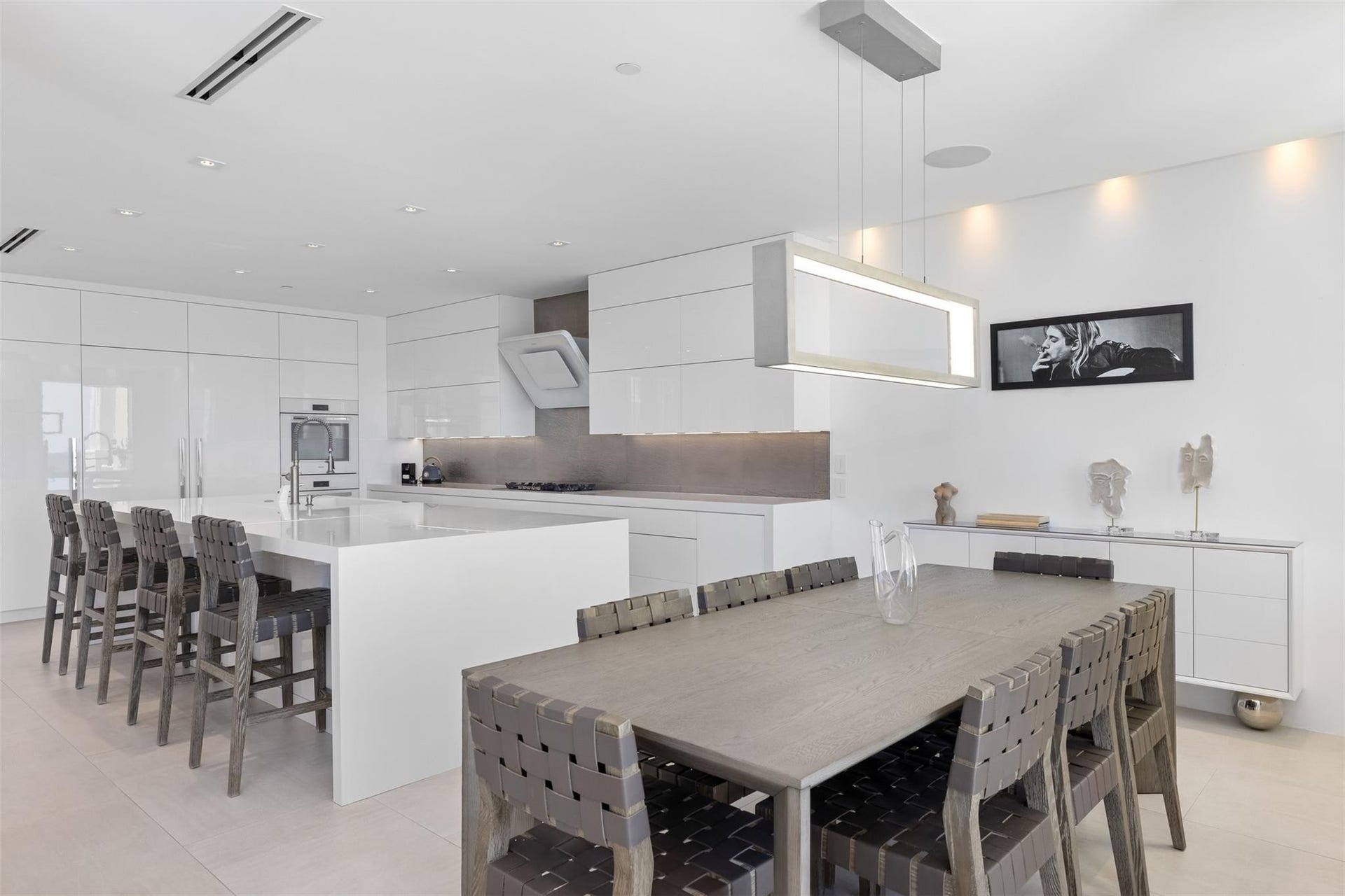 2140 N Ocean Boulevard, #V, Fort Lauderdale, FL 33305 2nd Floor Kitchen