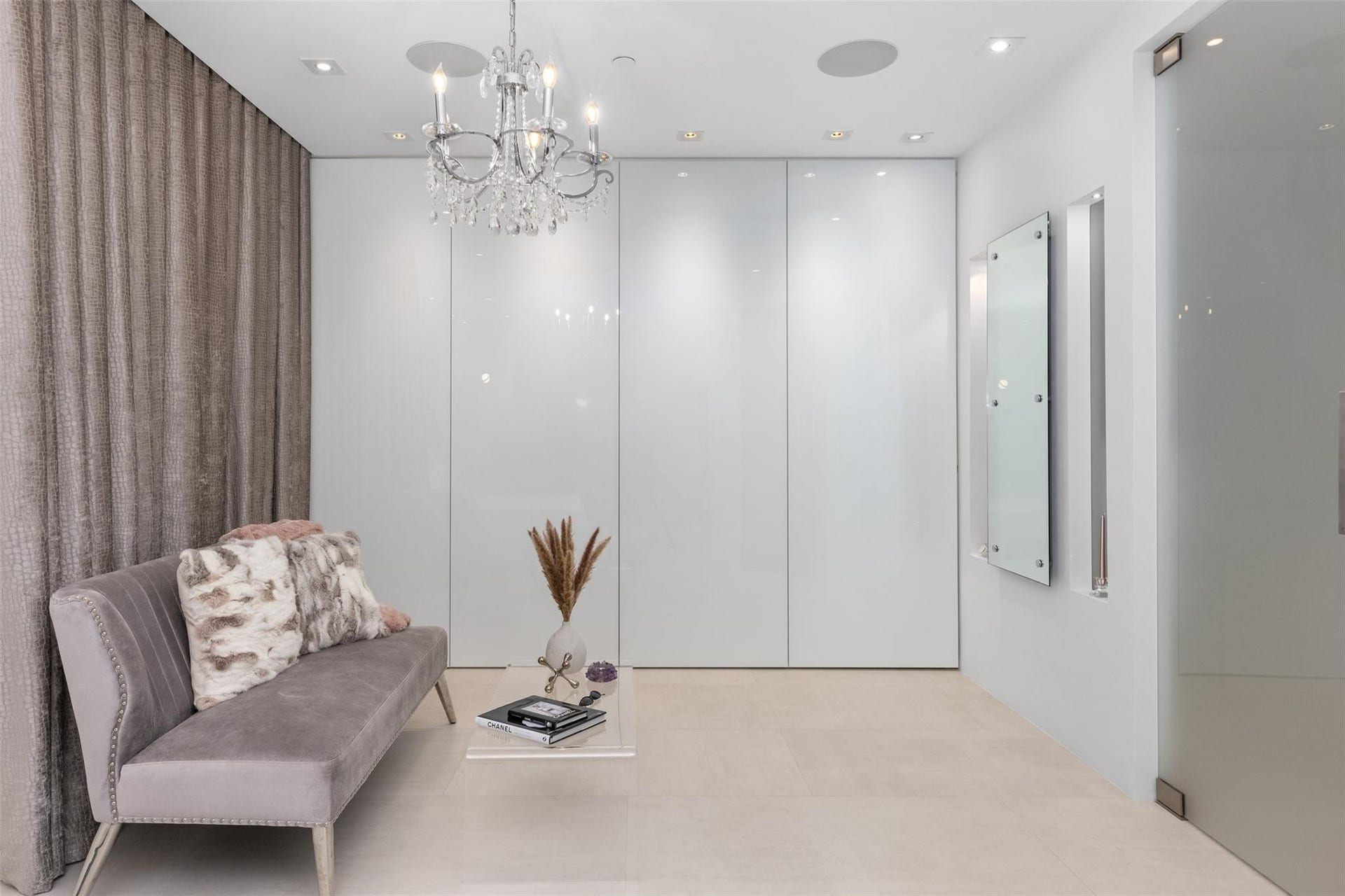 2140 N Ocean Boulevard, #V, Fort Lauderdale, FL 33305 3rd Floor Guest En suite Bedroom