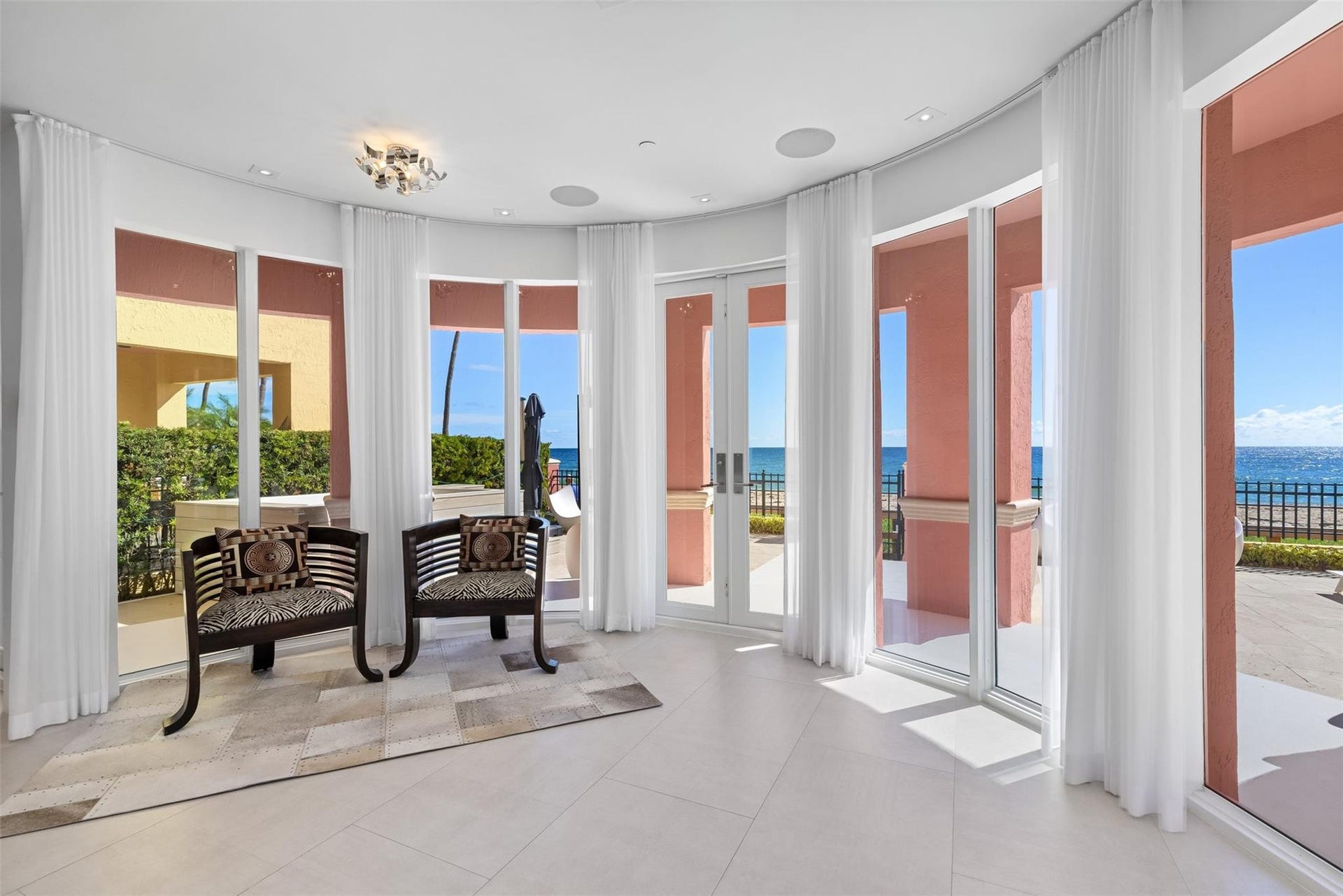 2140 N Ocean Boulevard, #V, Fort Lauderdale, FL 33305 1st Floor Lounge leading to the Ocean!