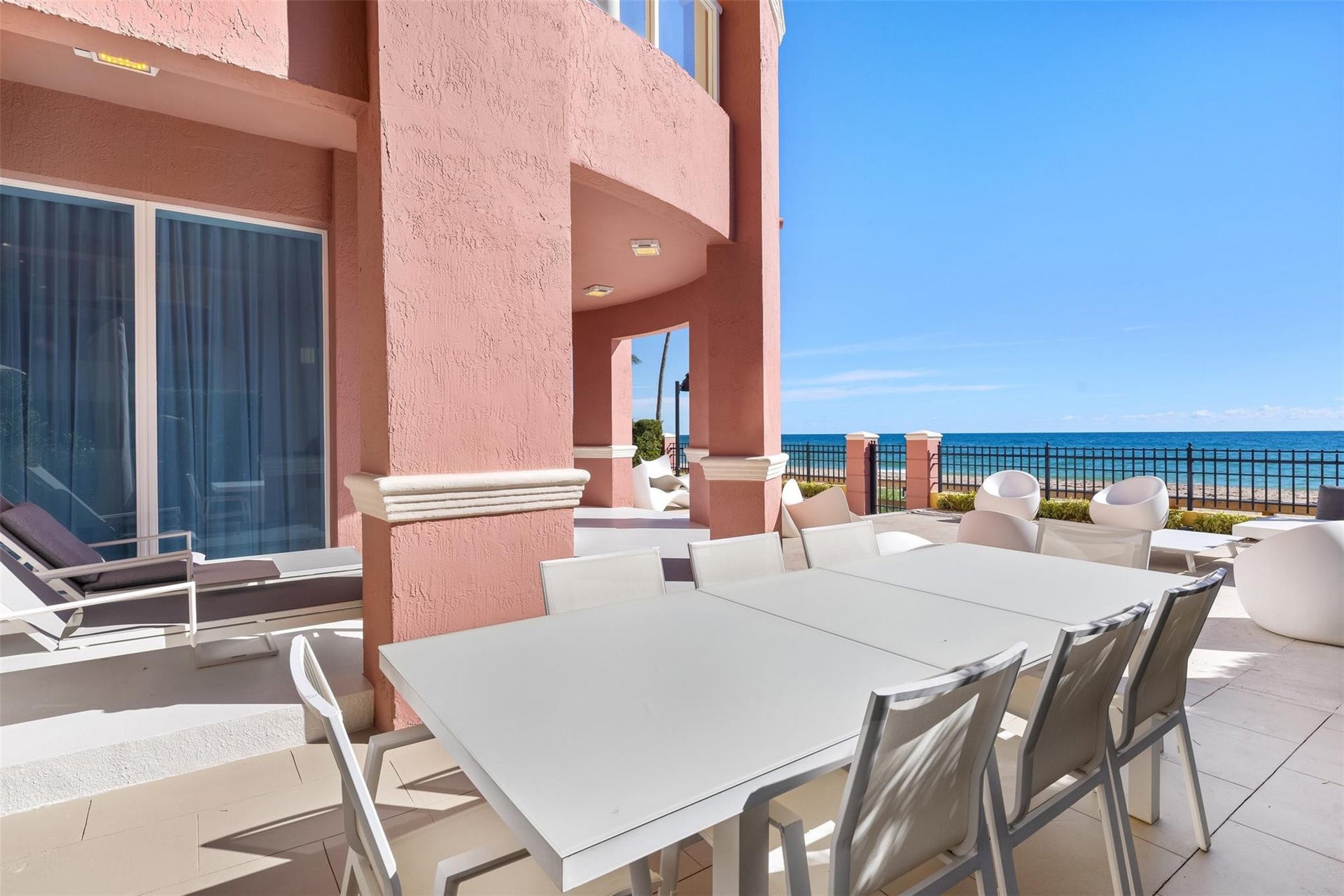 2140 N Ocean Boulevard, #V, Fort Lauderdale, FL 33305 Meals at the beach!